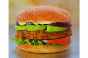 Hamburguer de quinoa e amêndoas (c) direitos reservados